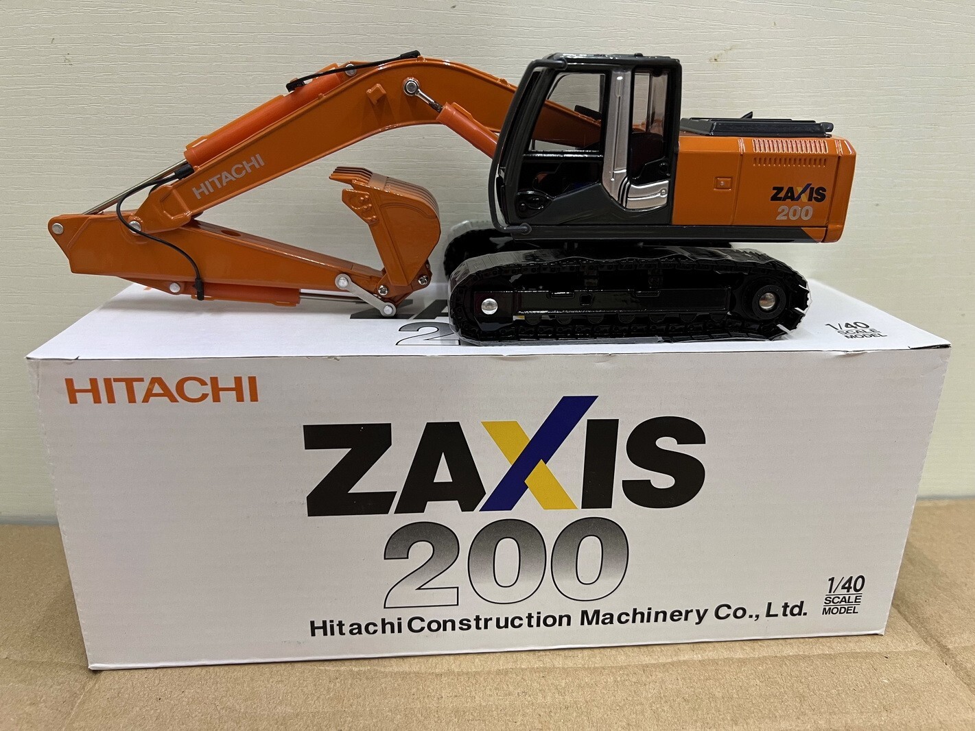 ミニカー HITACHI ZAXIS200 ATTACHMENT HITACHI Excavator ZX200-7 Miniature Model 4 Types