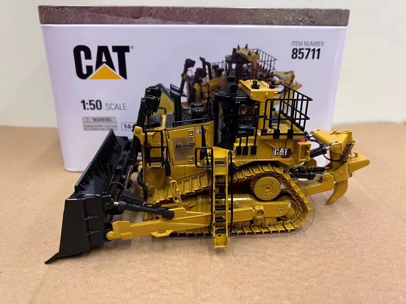 Diecast Masters 1/50 Scale CAT D10 Dozer Diecast Model Toy