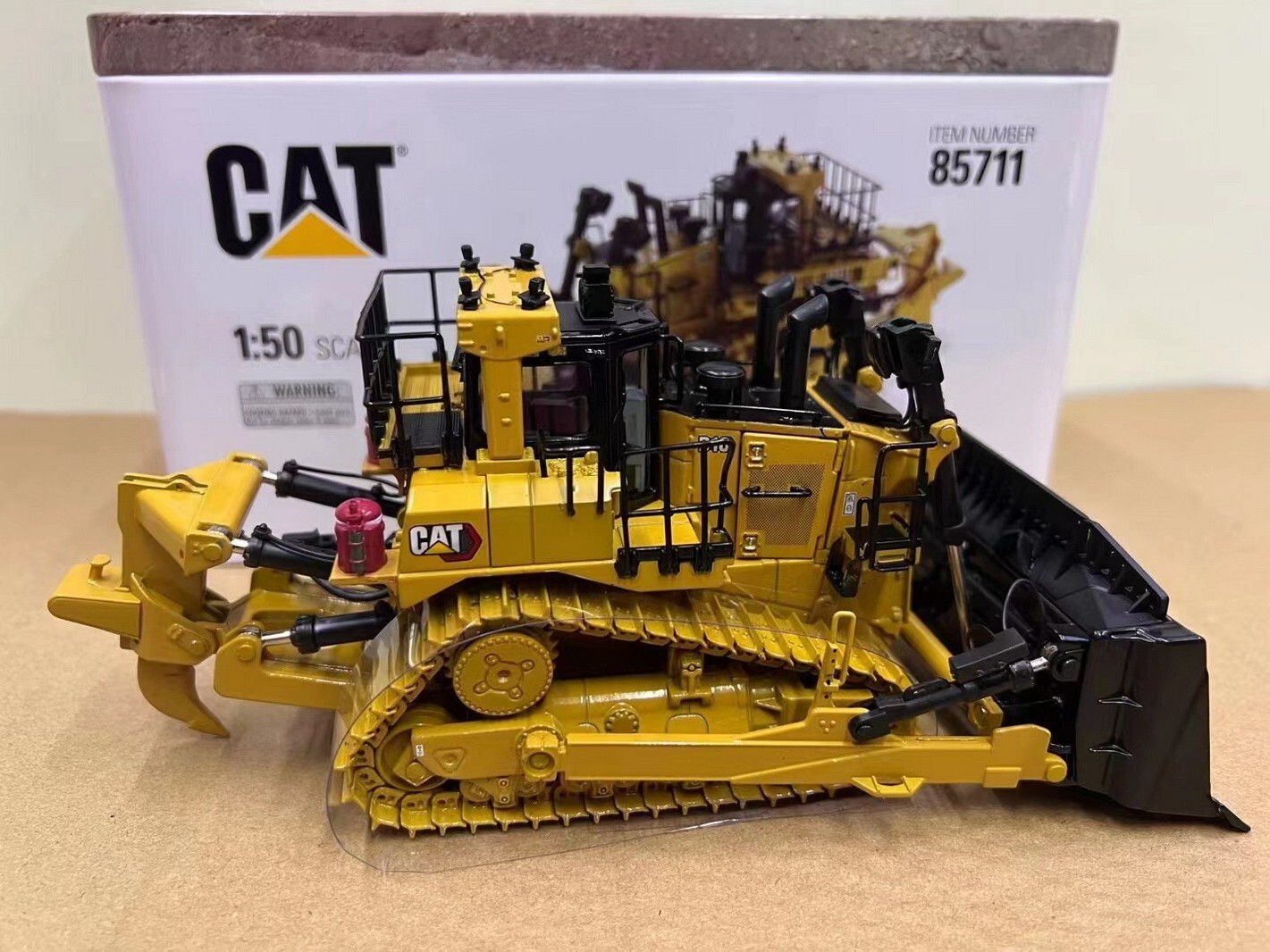 専用　CAT D10T D9R 1:50 スケール ブルドーザー Amazon.com: Diecast Masters 1/50 Caterpillar D10 Dozer 85711
