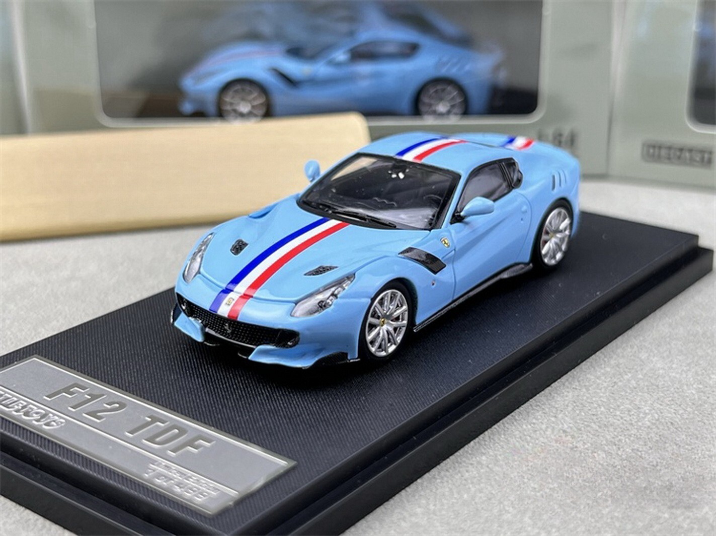 【限定499台】フェラーリF12 TDF ミニカー1/64スケール　ライトブルー 限定499台】フェラーリF12 TDF ミニカー1/64スケール ライト