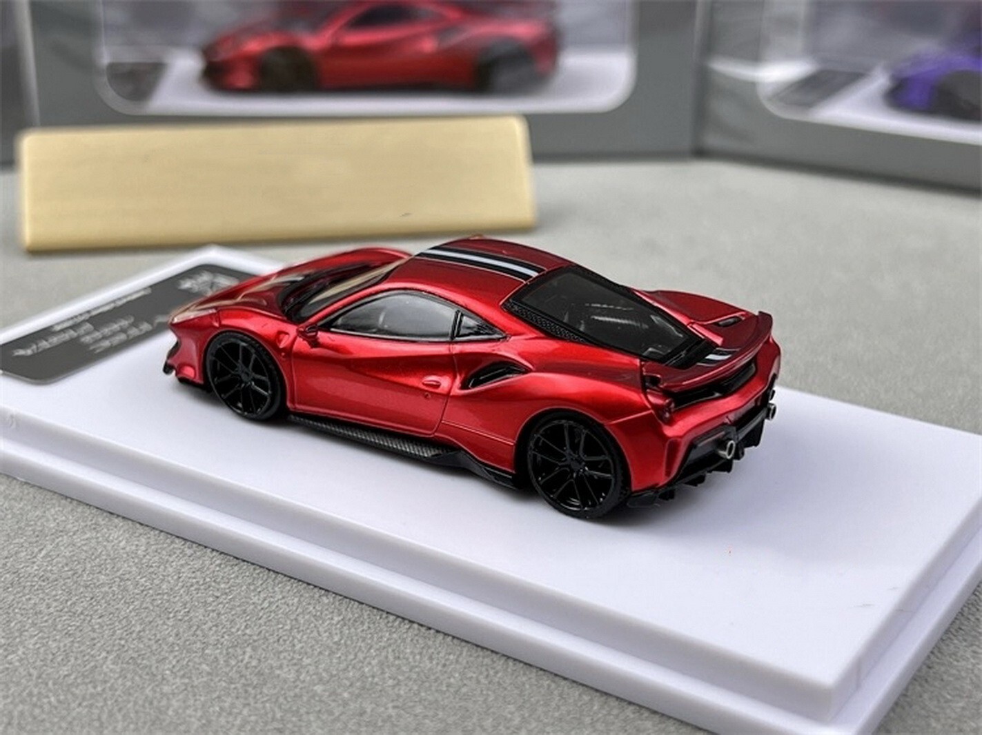 1/64 ノビテック フェラーリ 488 Pista Rosso Red DCM 1/64 Scale Ferrari Novitec 488 Pista Red1 Diecast Car