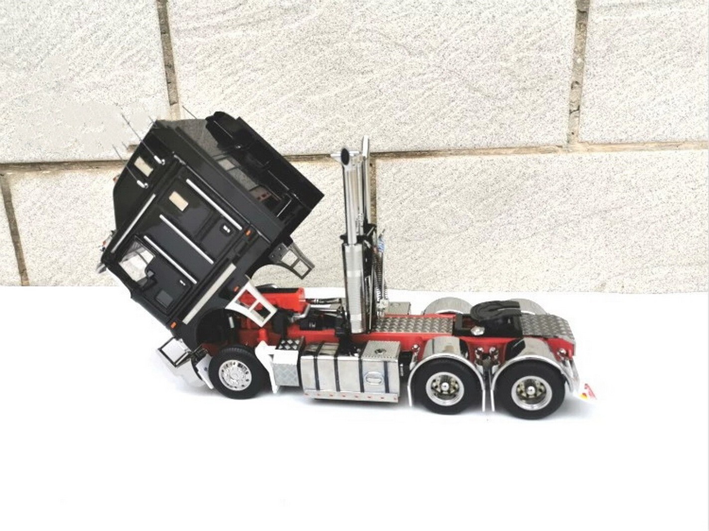 1/32 Kenworth K200 Prime Mover Truck Black Diecast Car Model