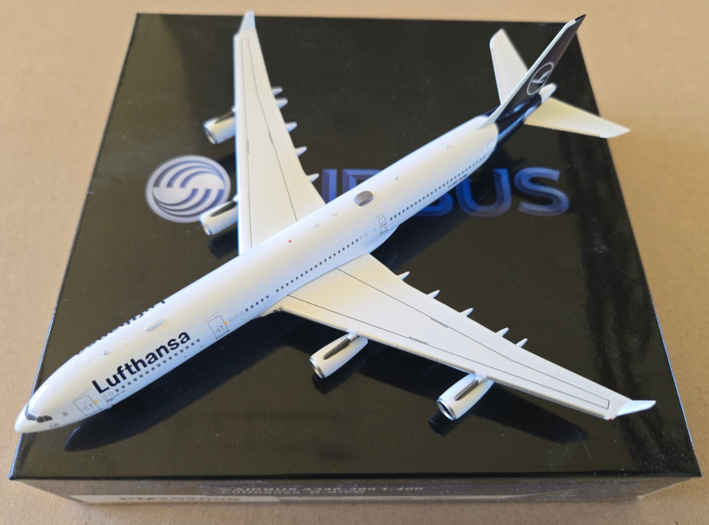 Airbus A340-300 1/400スケール 1:400 Airbus A340-300 SAS Scandinavian Airlines OY-KBI Panda