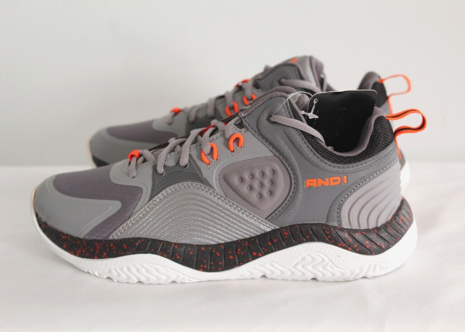 AND1 Men's Buckets Basketball Shoes Sneaker Grey NWT Size 8