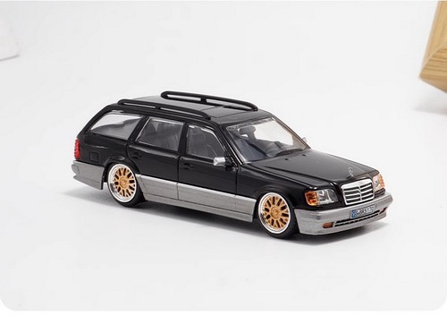 Mortal Model 1/64 BENZ S124ワゴン Mortal 1:64 Mercedes-Benz S124 Wagon Black / Green (4