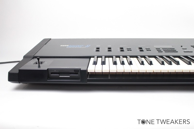 KORG コルグ DSS-1 サンプリングシンセサイザー 【ジャンク品】 KORG DSS-1 Sampler Synthesizer 80s orig box sound disk keys