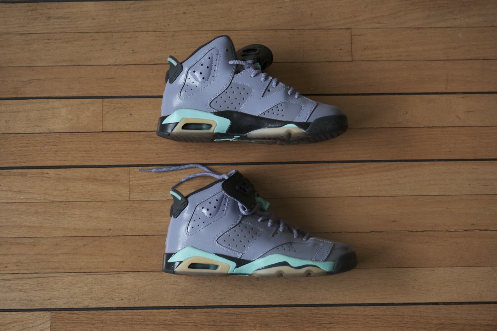 Jordan 6 Retro Iron Purple - Size US 6Y / UK 5.5 / Euro 38.5
