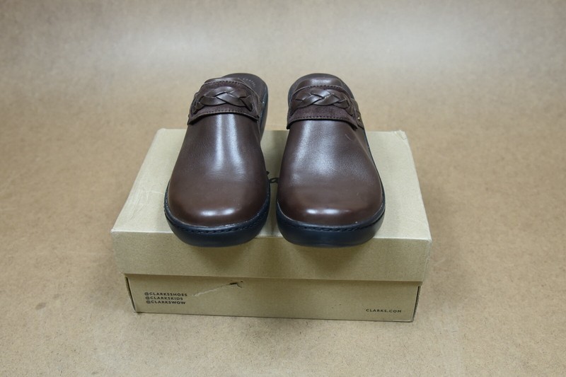 Delana Abbey Clog 36264 Brown SIZE 