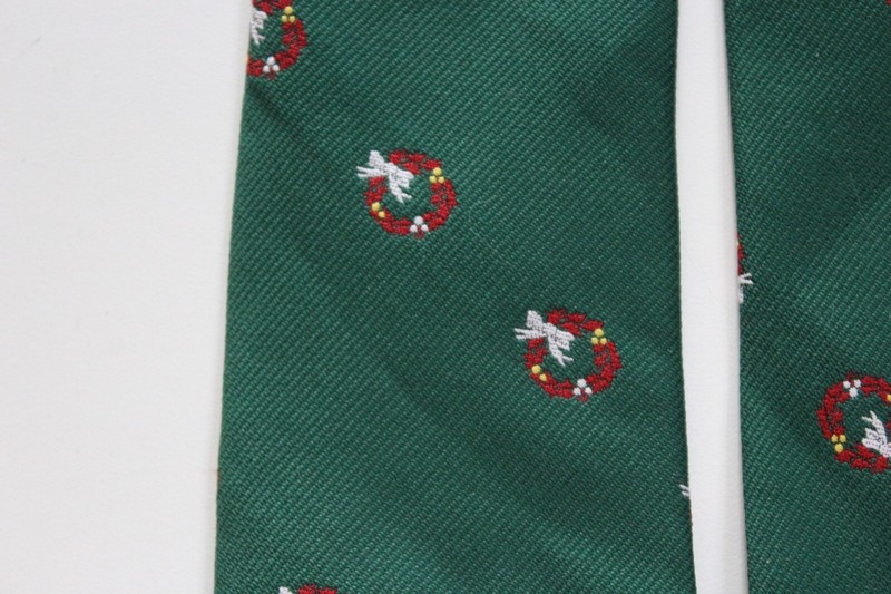 VTG Oakton Christmas Wreaths Ugly Christmas Tie NECK TIE | eBay