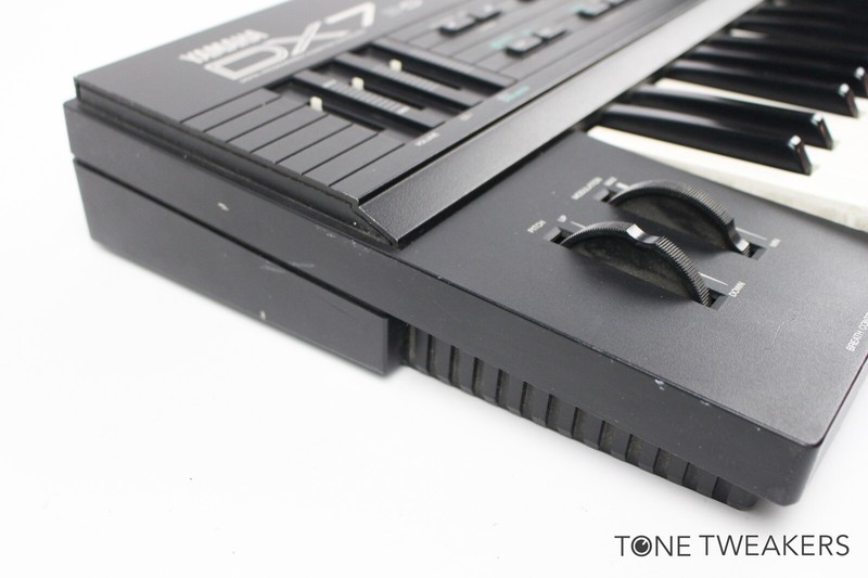 【ジャンク】YAMAHA DX7 Yamaha DX7 IID Broken For Parts Donor Keyboard Synthesizer