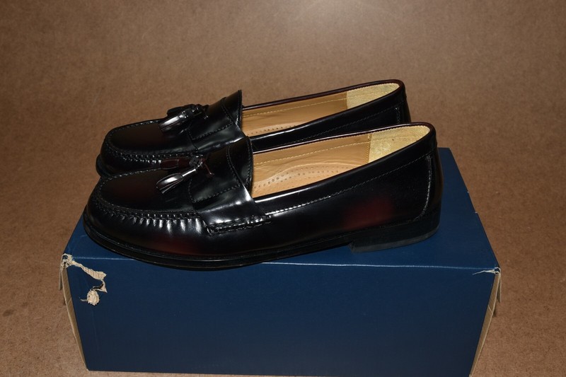 Cole Haan Men display picture 1
