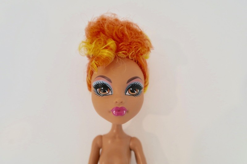 howleen wolf doll