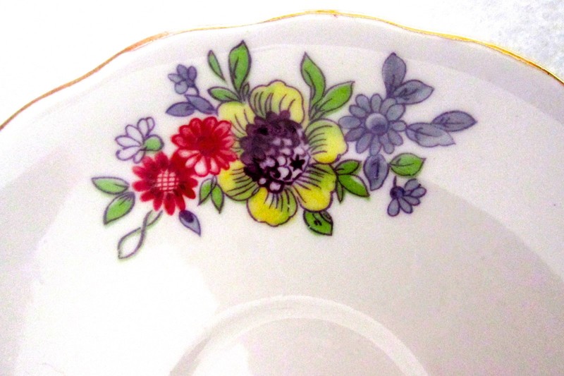 Royal Vale Genuine Bone China Teacup and Saucer ~ Longton England