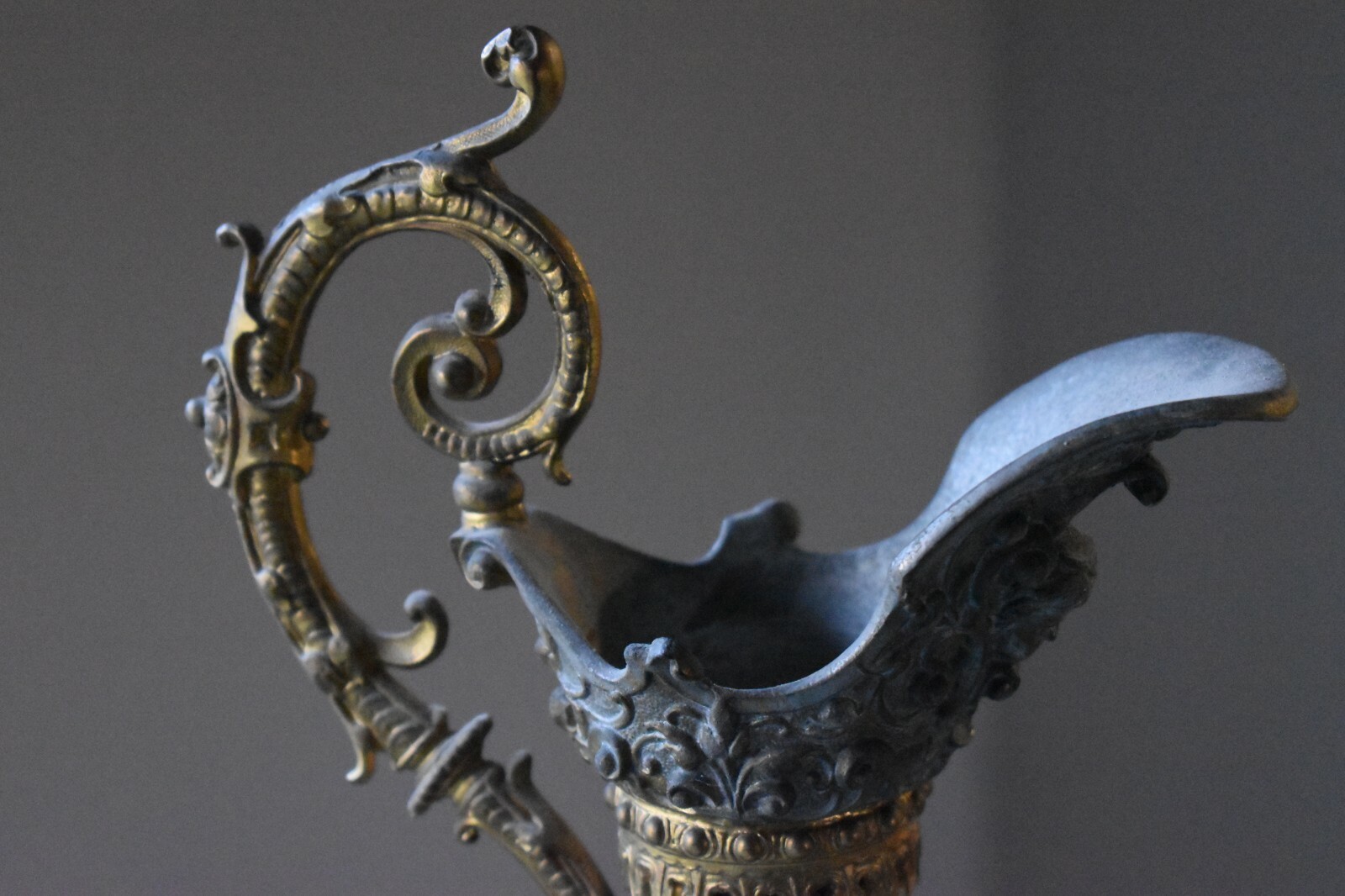 2 Antique Victorian 19th C MANTEL EWERS Urns Black Gold Gray 16