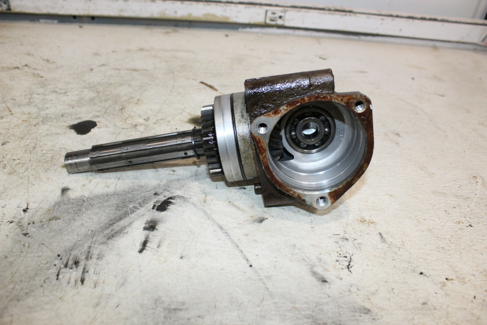 OEM 1985 HONDA TRX250 FOURTRAX SIDE GEAR CASE # 21100-HA0