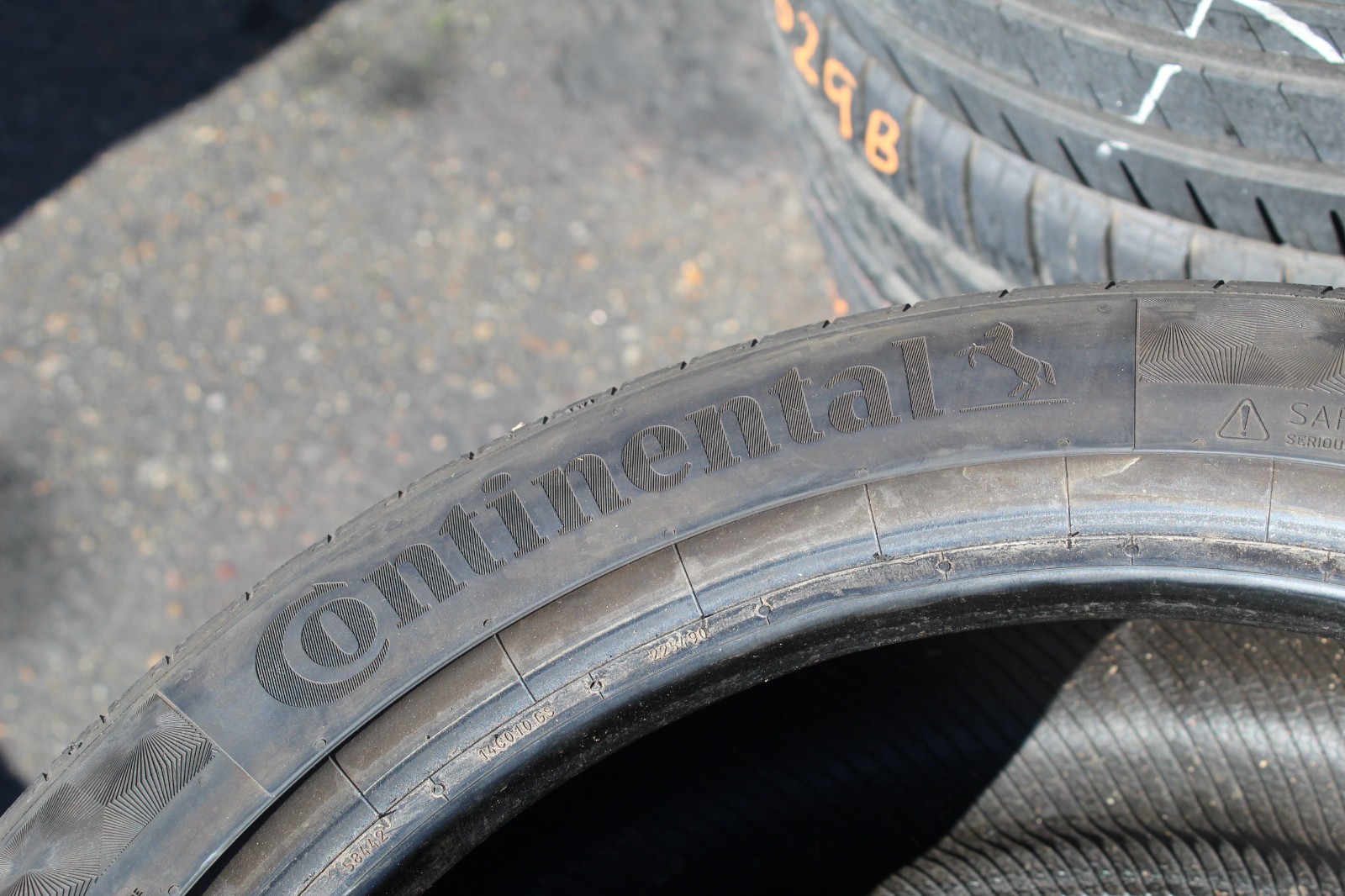225 45 17 Continental, PC 6, 91Y&W, x2 A Pair 5.5mm (F1_tyres) FO L3727