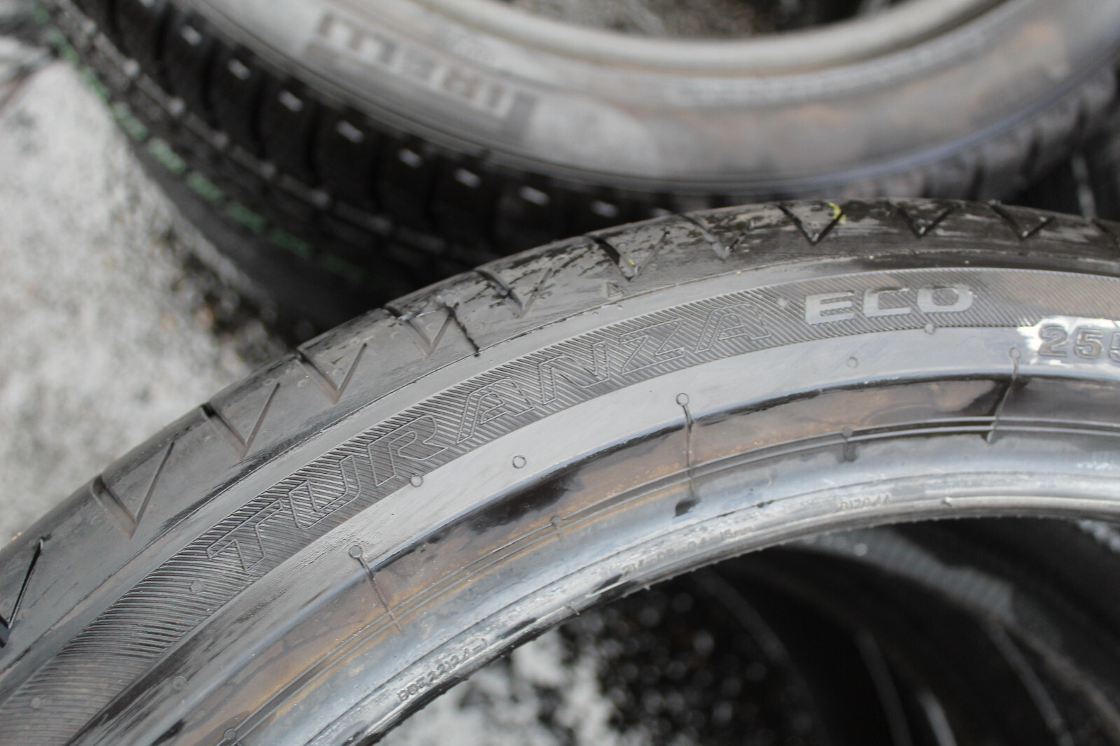 255 40 21 Bridgestone, Turanza Eco, AO, 102T x2 A Pair 5.5mm (F1_tyres) L2983