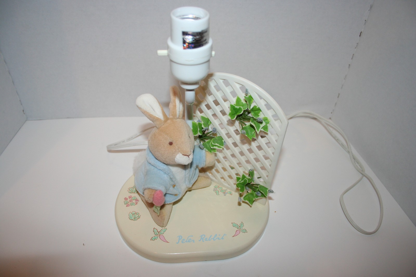 Vintage Eden Toys Beatrix Potter PETER RABBIT Wooden Nite Light Table Lamp