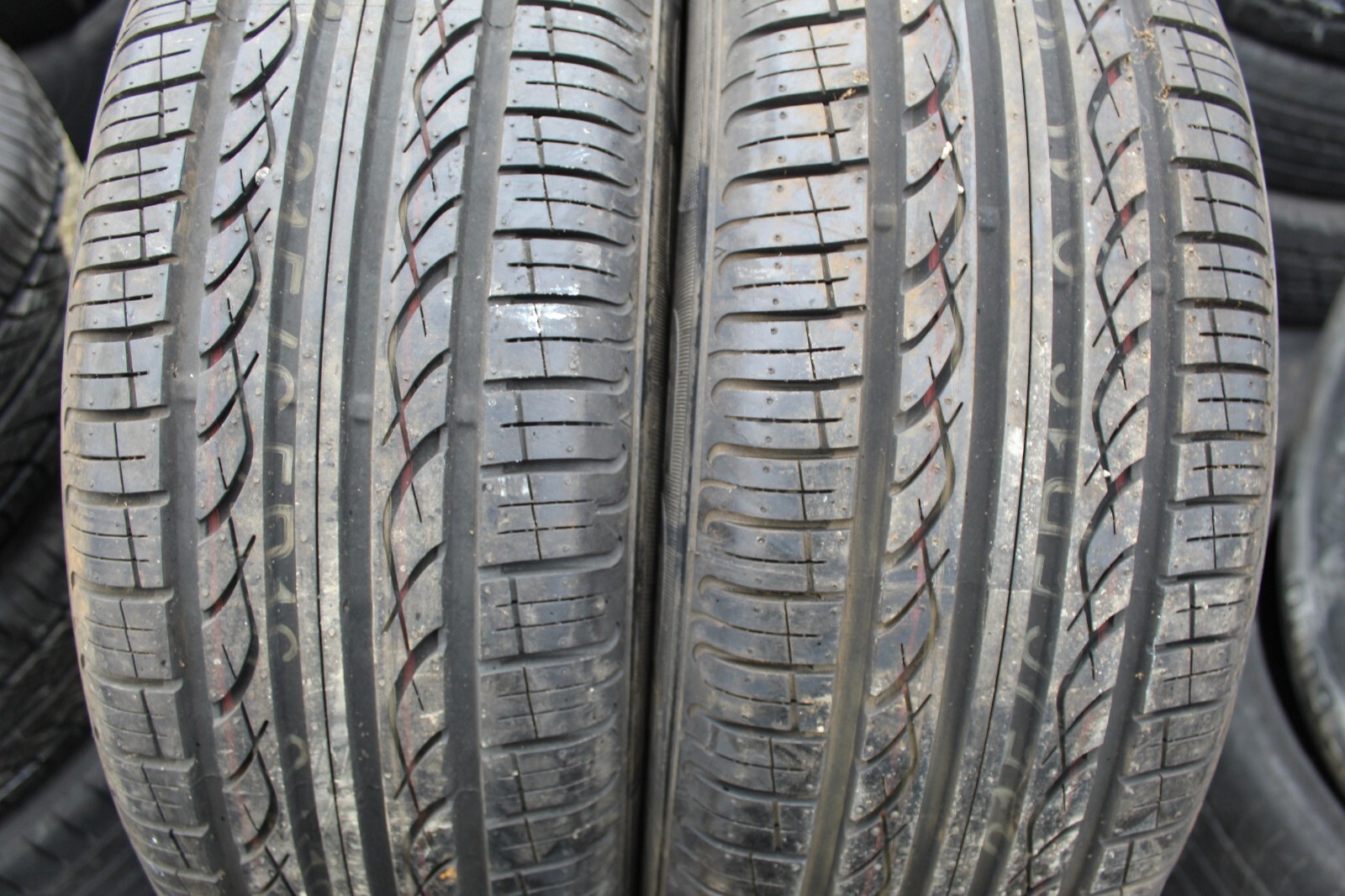 New 215 65 16 Kumho, Solus KH15, 98H, x2 A Pair (F1_tyres) FOD L632