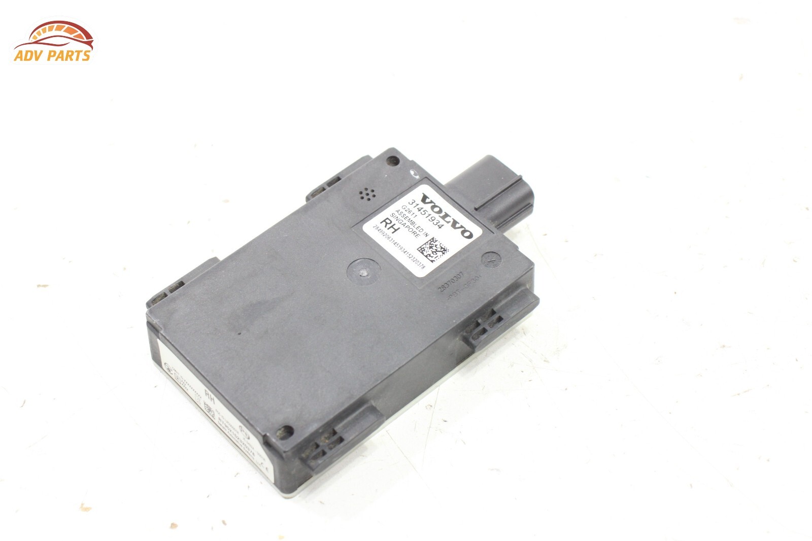 1UPJ-41601132]ボルボXC90(CB6324AW)左ヘッドライト HID 中古