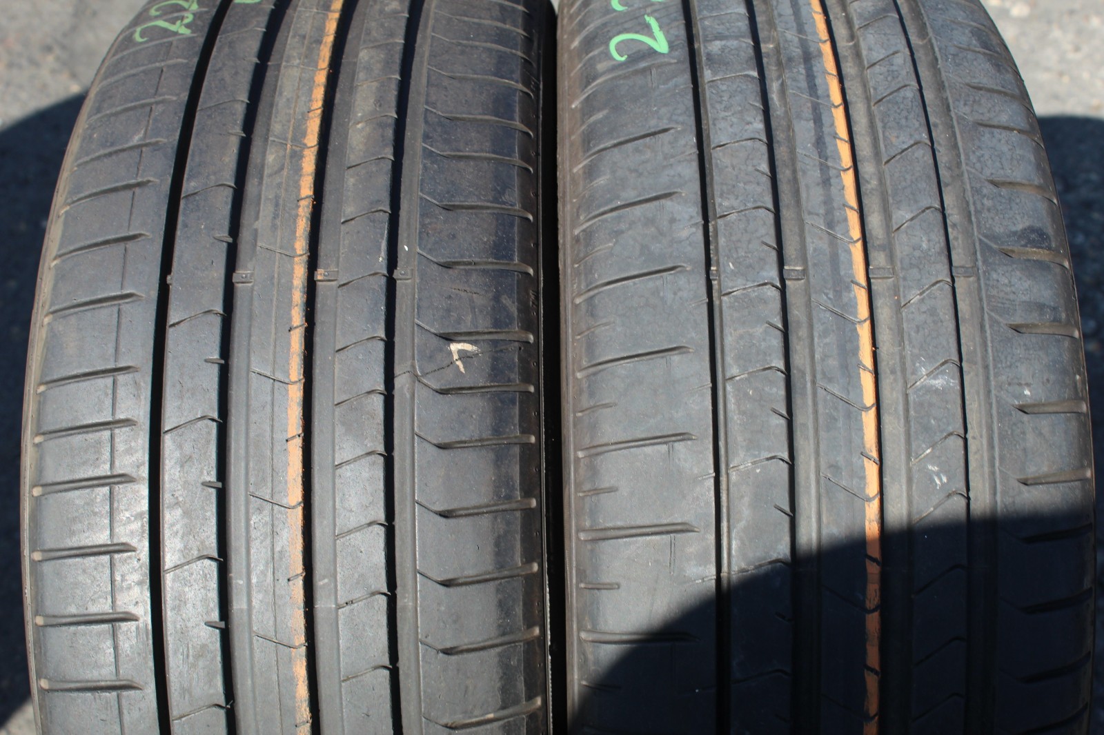 225 40 19 Pirelli, P Zero, 93V&W, x2 A Pair 6.5mm (F1_tyres) FO L3742