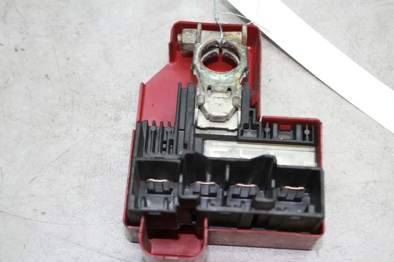 Batterie Klemme Plus Pol Batteriesicherung 82621-52130 Toyota Urban Cruiser Bj09