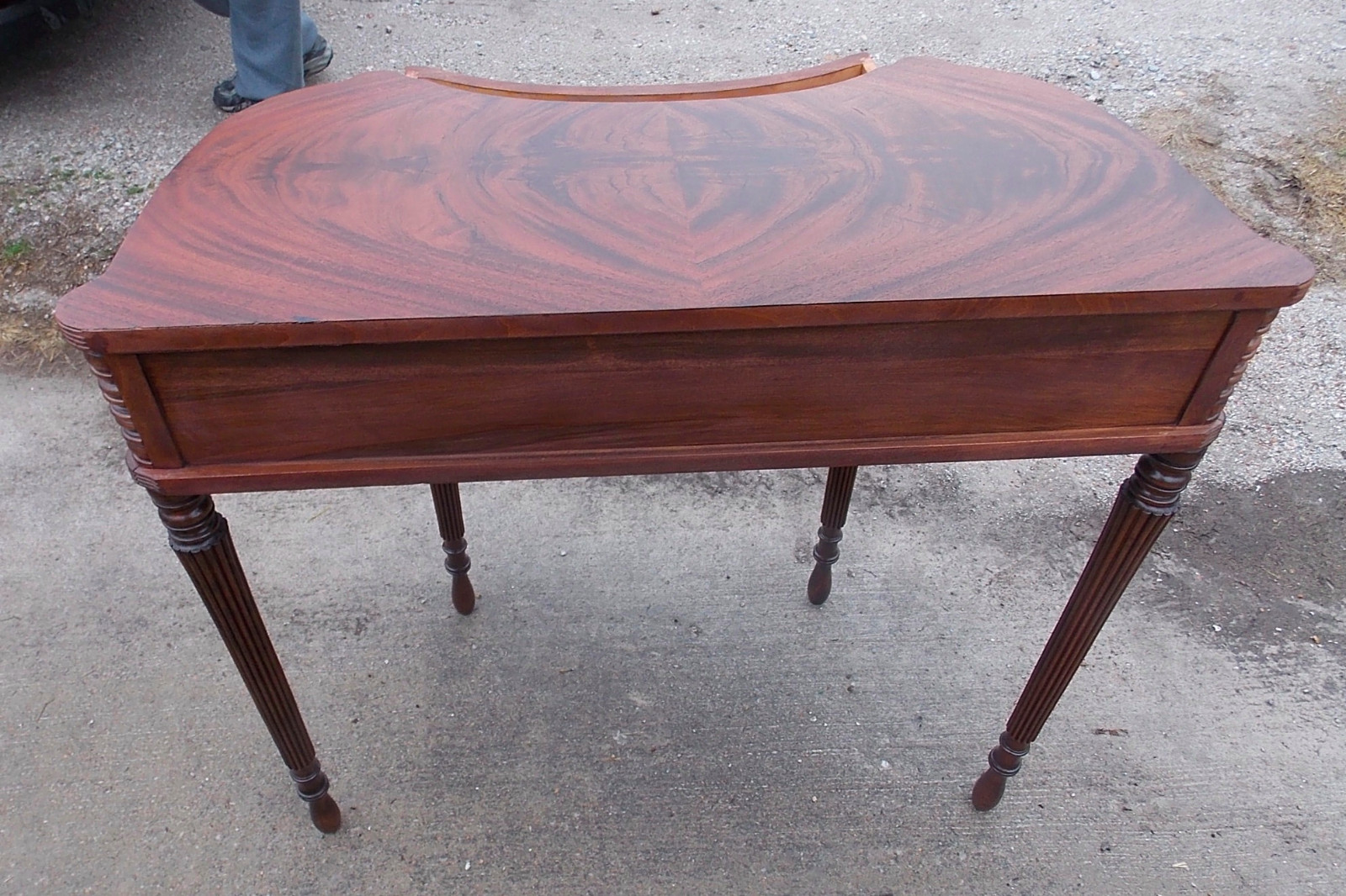 Rosewood Book Match Veneer Top Mahogany Entry Table   (BM-T778)