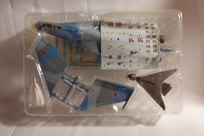 F-toys 1/144 Acroteam col.2 #3B  Flanker Su-27 Russian Air Force