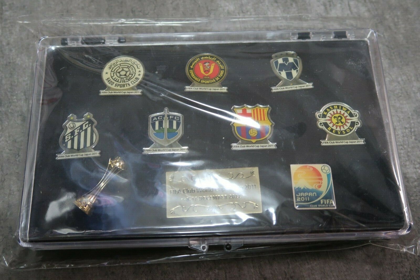 【限定品】FIFA クラブワールドカップ2011 チームエンブレム　ピンバッジ $_57.JPG?set_id=8800005007