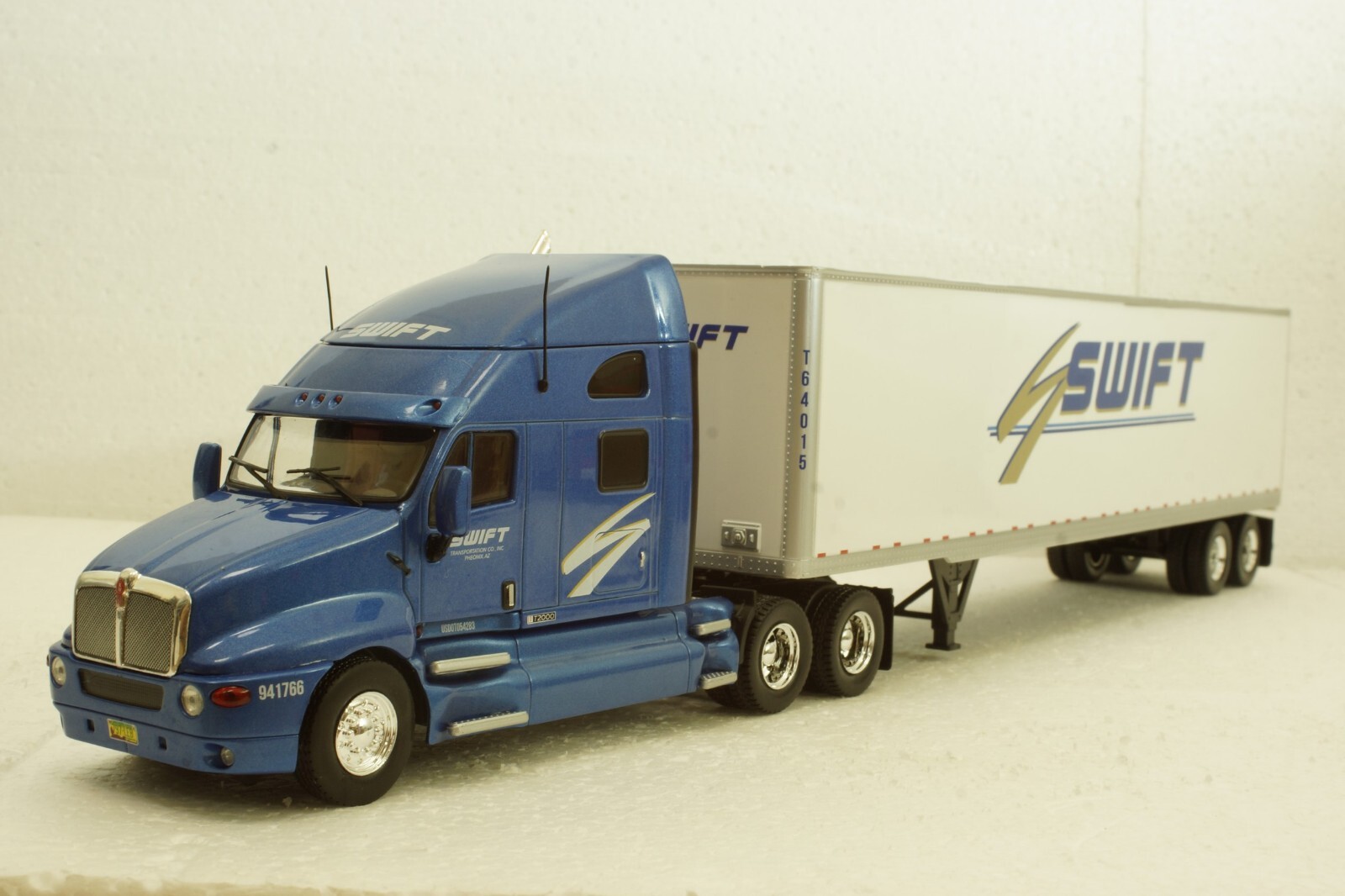 Kenworth T2000 (1997) Swift, American trucks, Spain, #53, Altaya 1:43 Kenworth T2000 (1997) Swift, American trucks, Spain, #53, Altaya 1:43