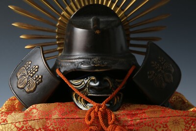 秀山　花瓶　Japan Vintage samurai Japanese Vintage Samurai Helmet -Hideyoshi Kabuto with a