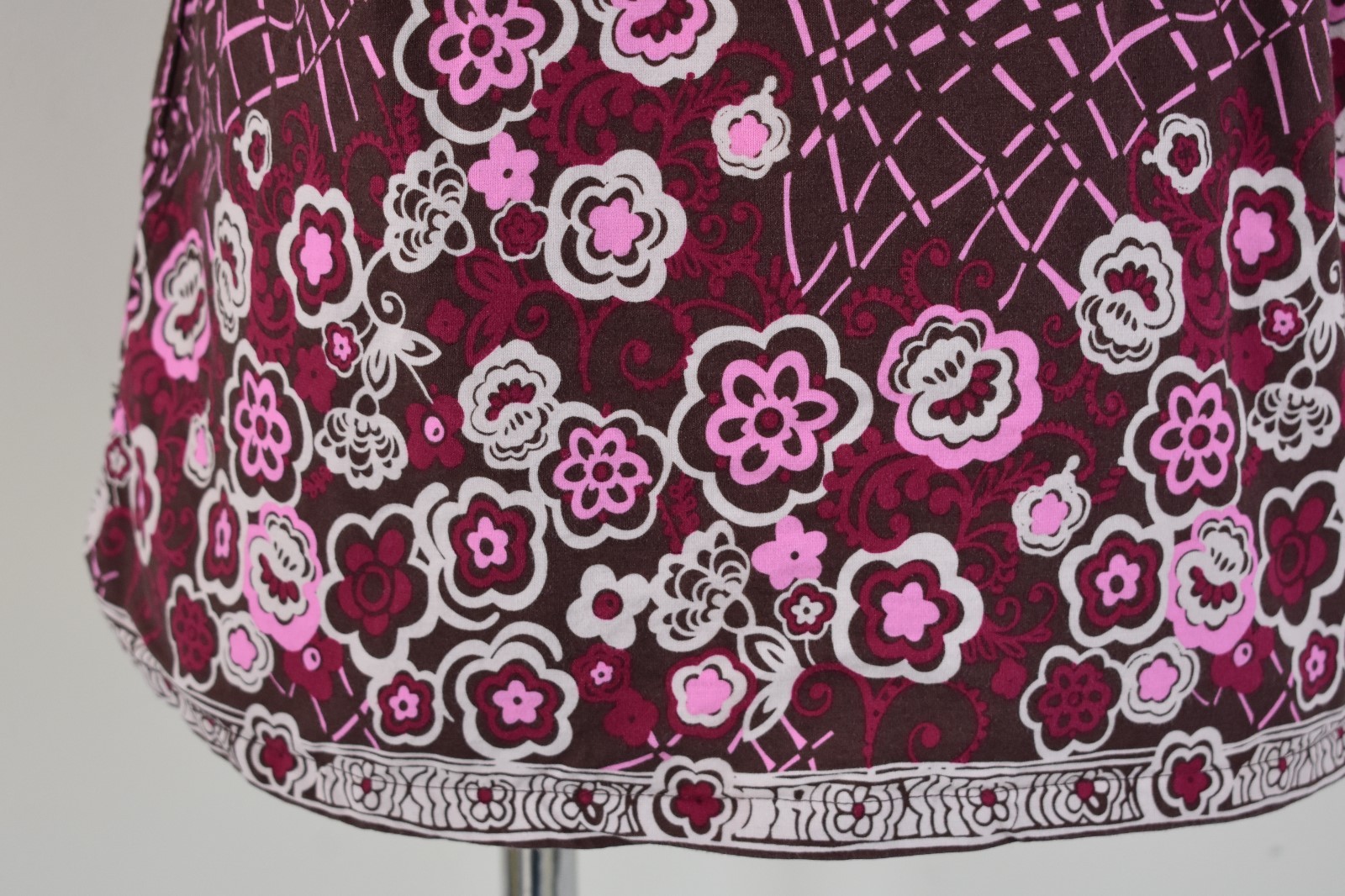 Womens Size Small S Barco Brown Floral Print Two Pocket Batwing Sleeve Scrub Top