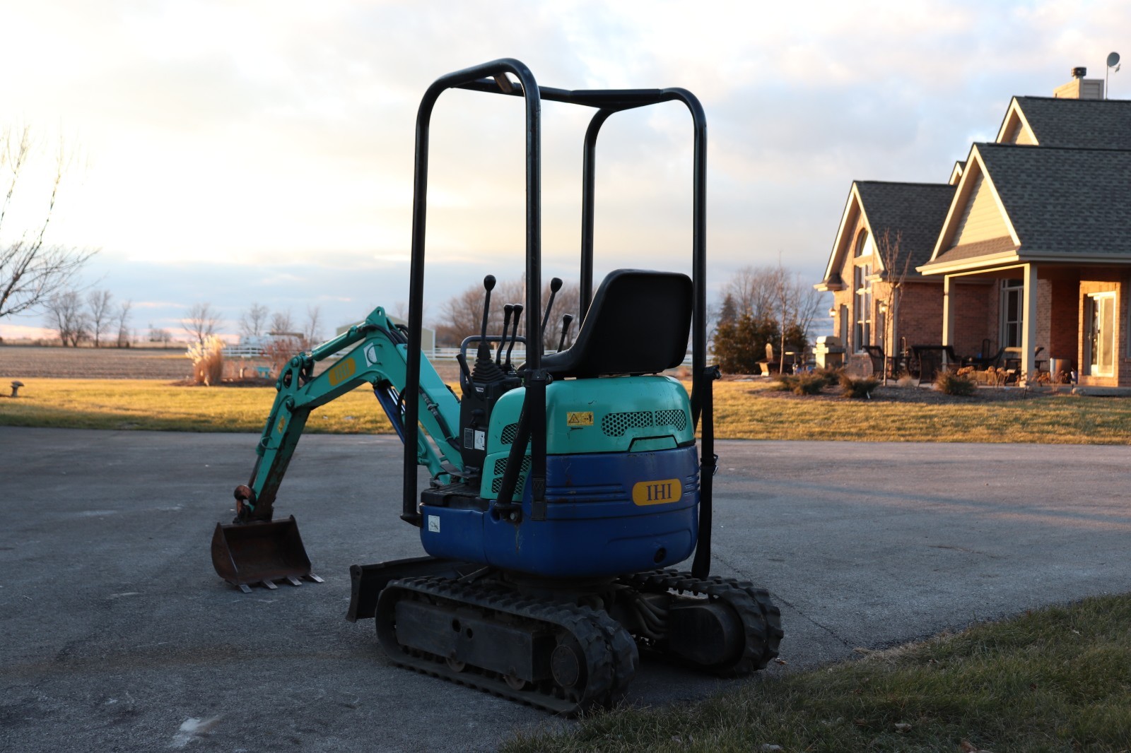 2006 IHI 9NX MINI EXCAVATOR NEW BUSHINGS WITH 12