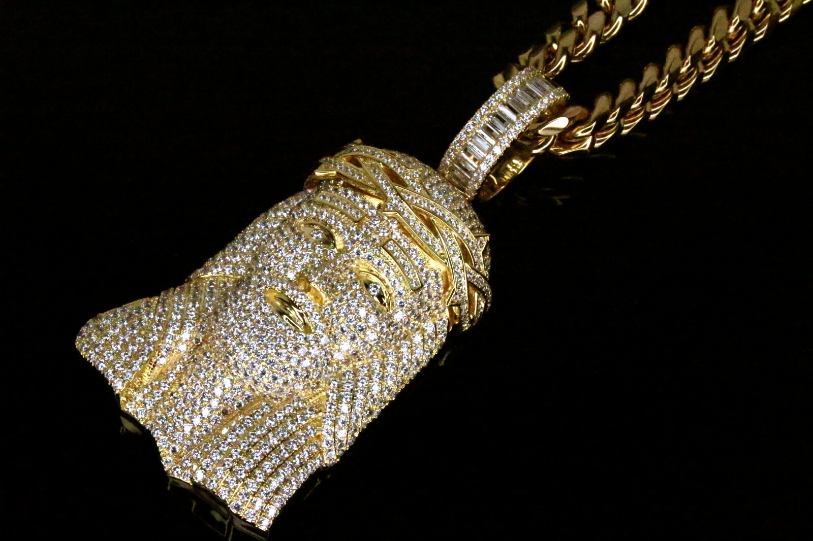 MAX ICE XL Jesus Head Pendant Lab Sim. Diamonds w/ Cuban