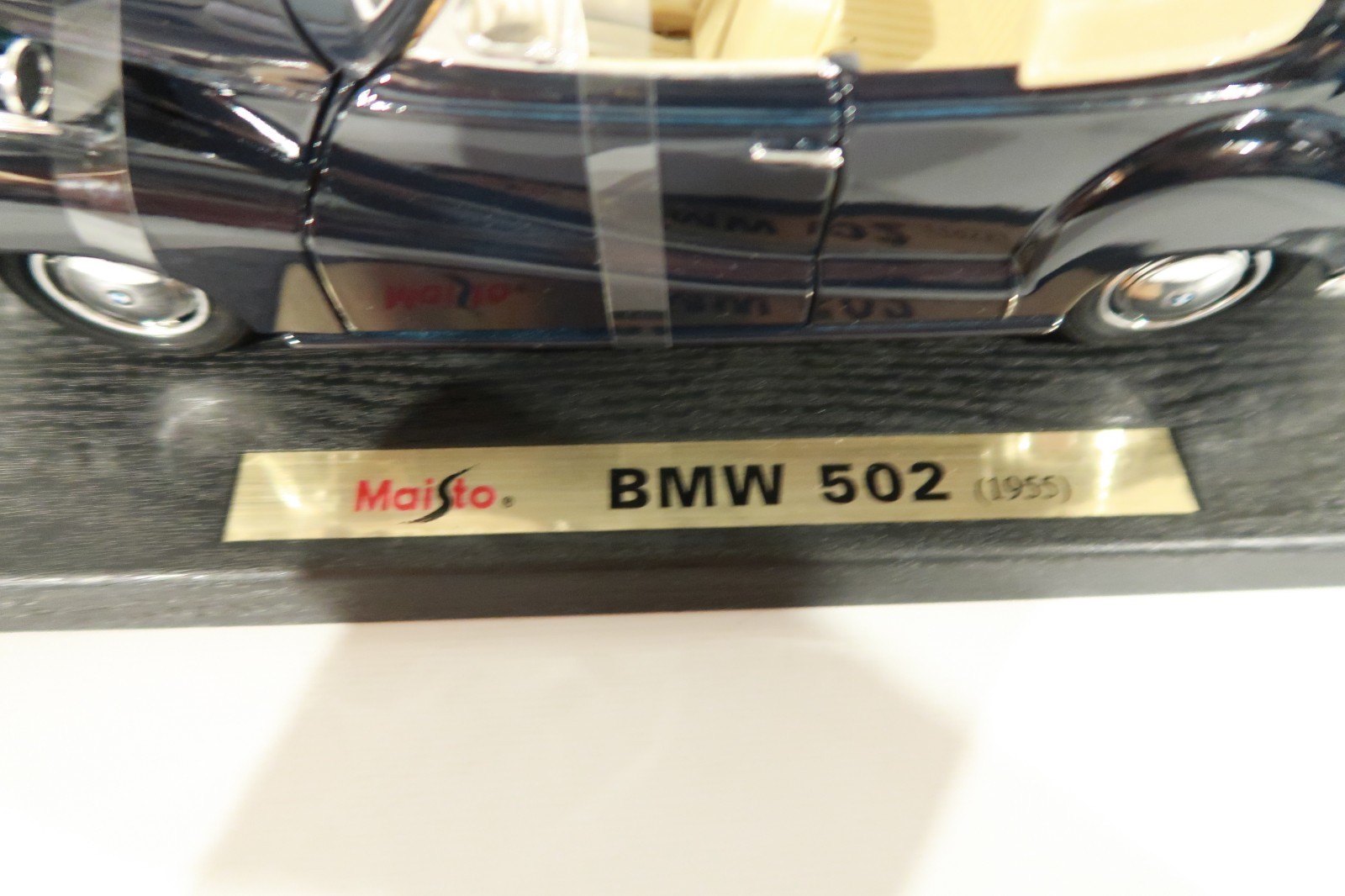Black Maisto Special Edition 1:18 Scale 1955 BMW 502 Car w/ Box