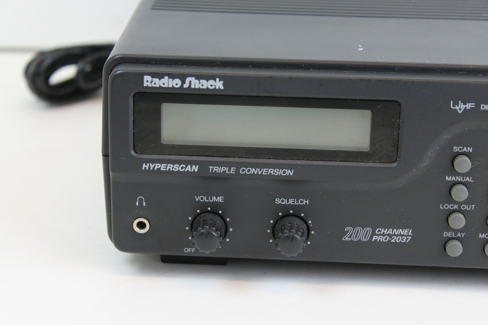 RadioShack 200-CHANNEL PRO-2037 VHF/UHF Programmable AM/FM Scanner radio