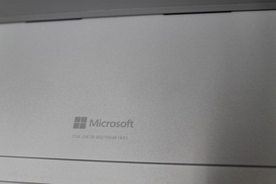 Microsoft Surface Pro 4 256GB, Wi-Fi, 12.3in. i5, 8GB Ram, Works Great!