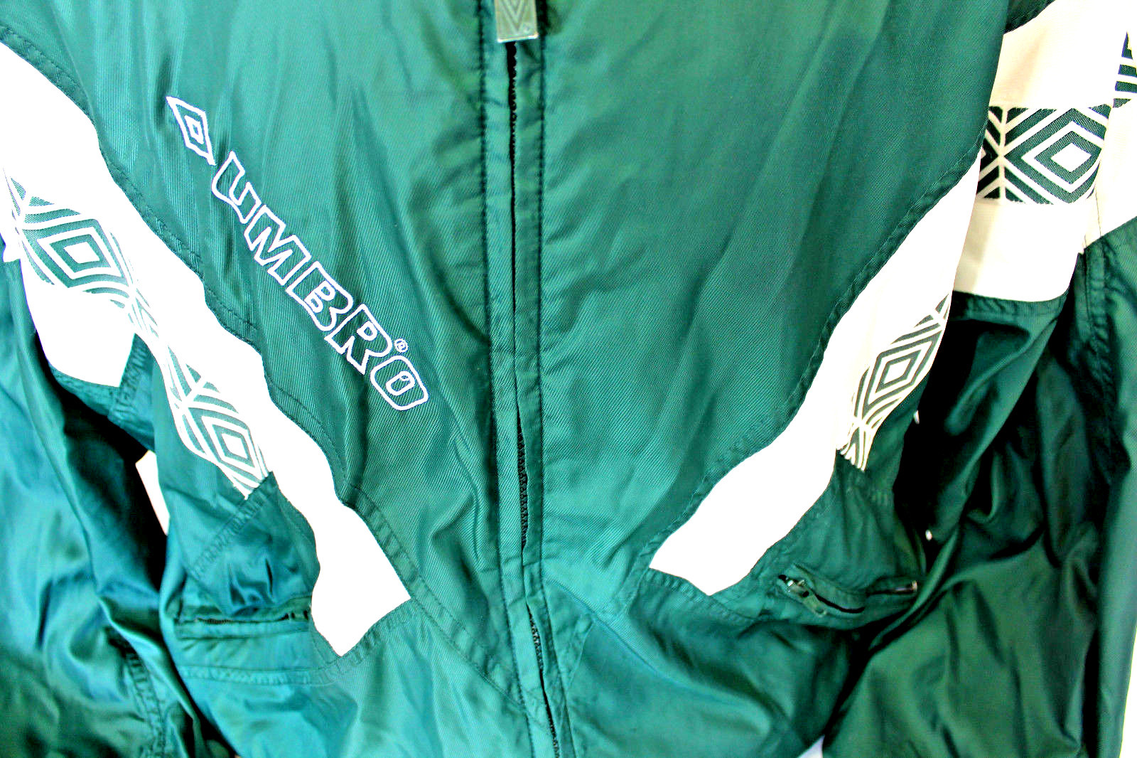 Umbro Windbreaker Jacket Adult Size Large Green/White Spell Out Logo Vintage