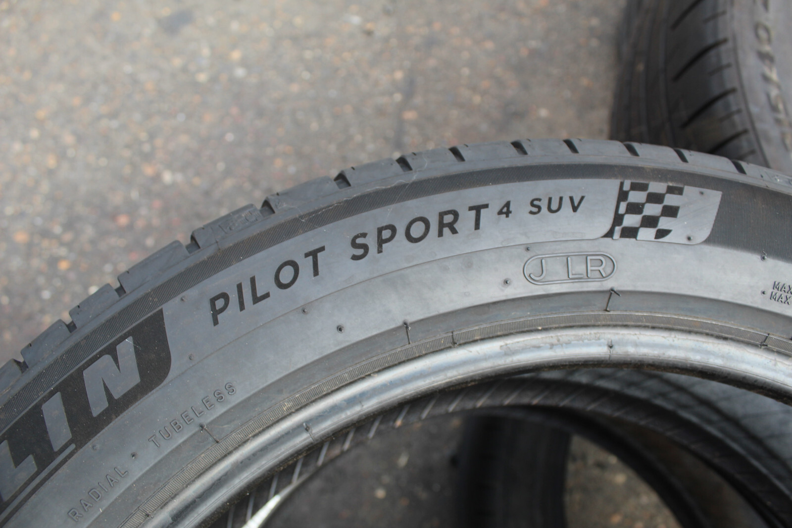 235 50 20 Michelin, Pilot Sport 4, XL JLR 104Y, x2 A Pair 5.4mm (F1_tyres) L2624