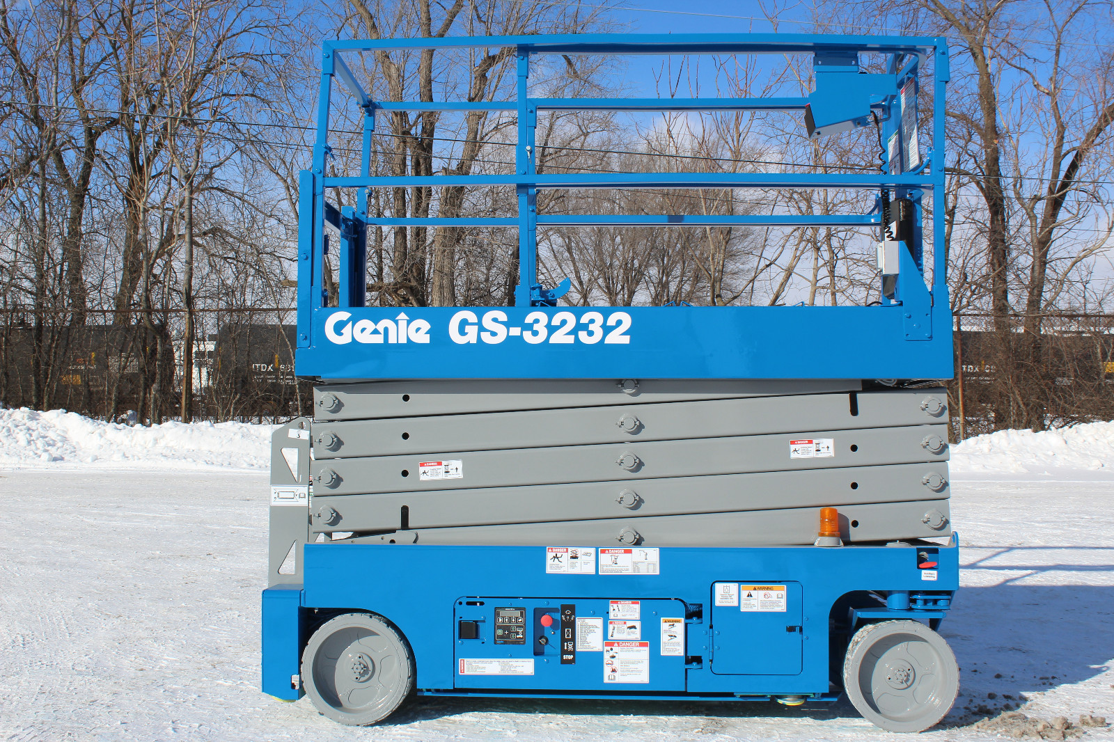 2012 GENIE GS-3232 ELECTRIC REFURBISHED SCISSOR LIFT BOOM LIFT GENIE AERIAL LIFT