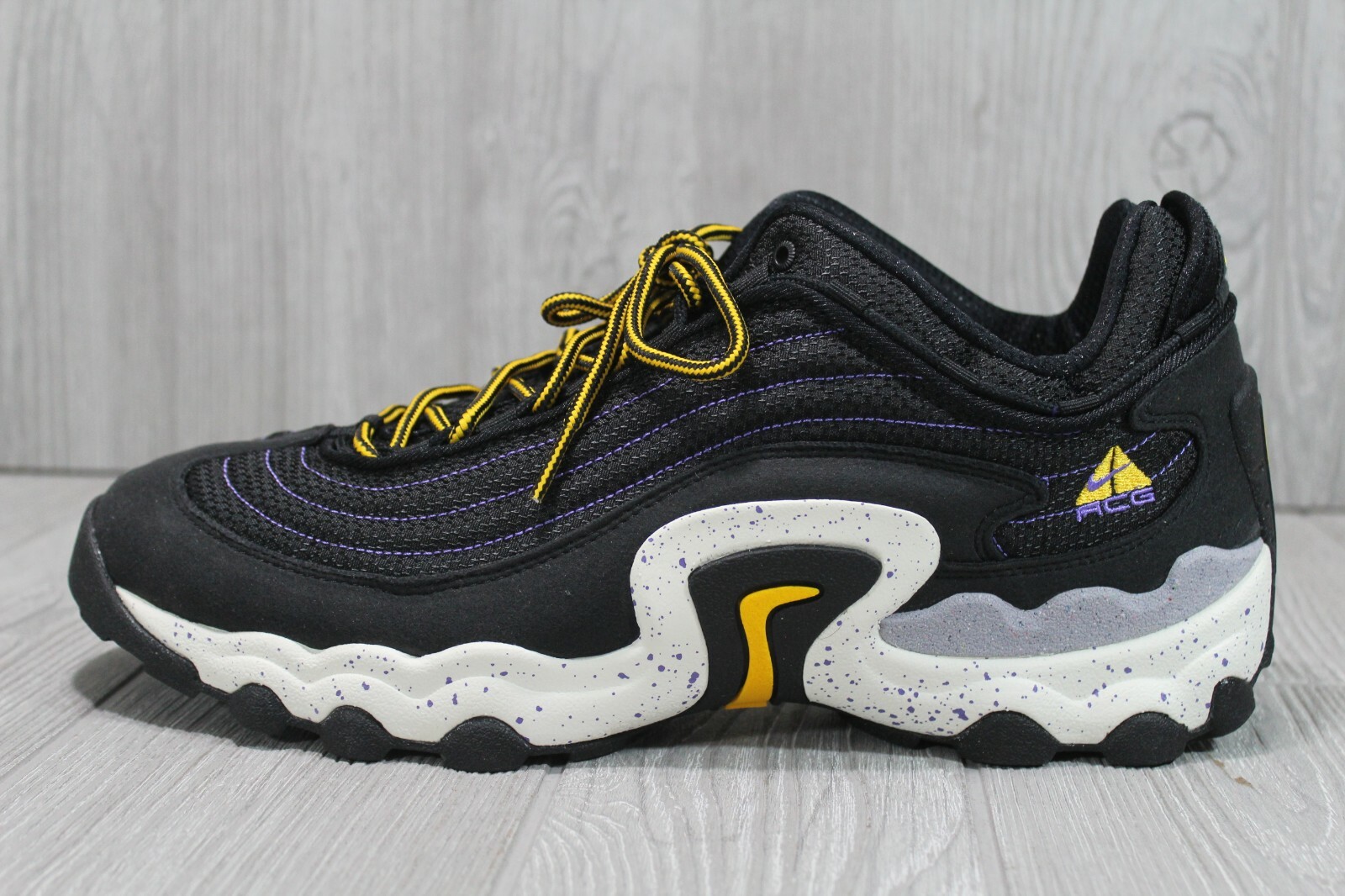 nike air skarn men's shoe