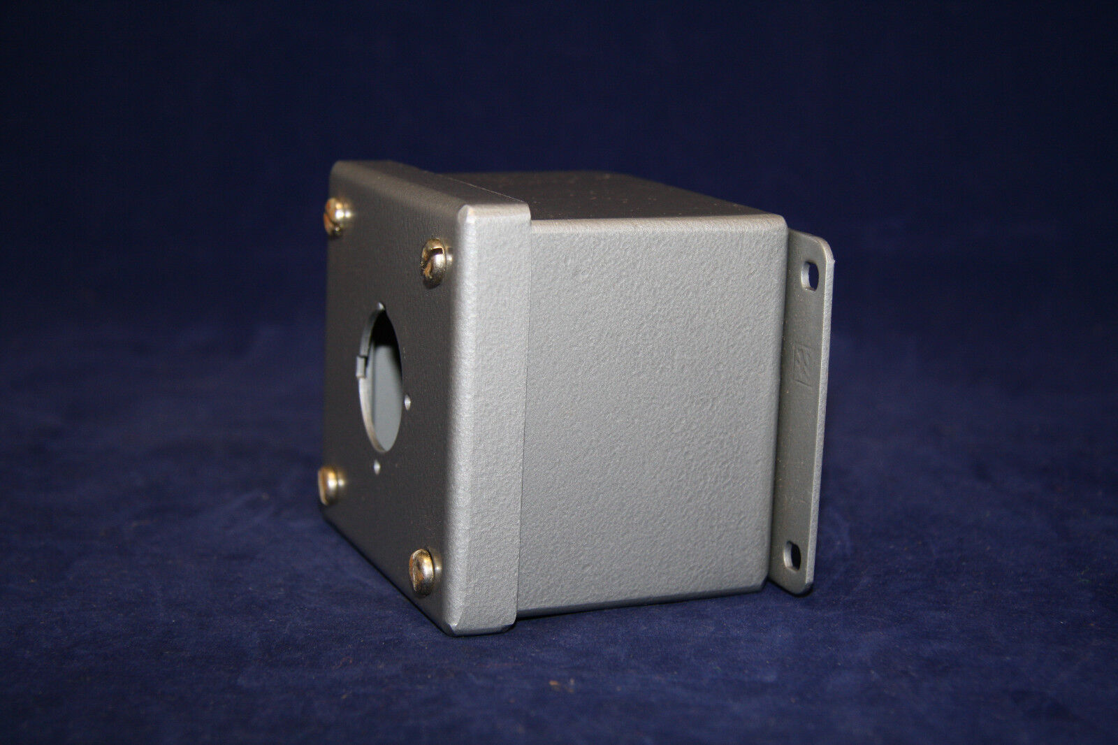 Hoffman E-1PB Oil Tight Pushbutton Enclosure w/ Grey Hammertone Finish