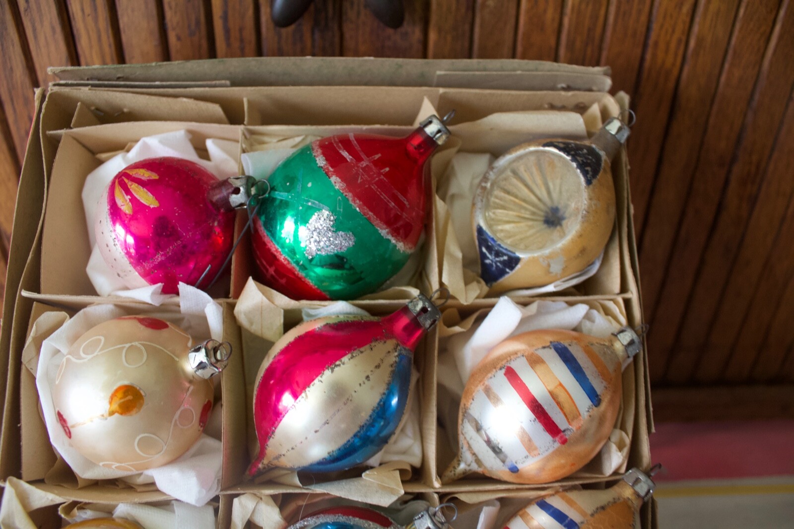 BOX OF 12 VTG. POLAND XMAS ORNAMENTS TEARDROPS TIPS ROUNDS GLITTER MICA