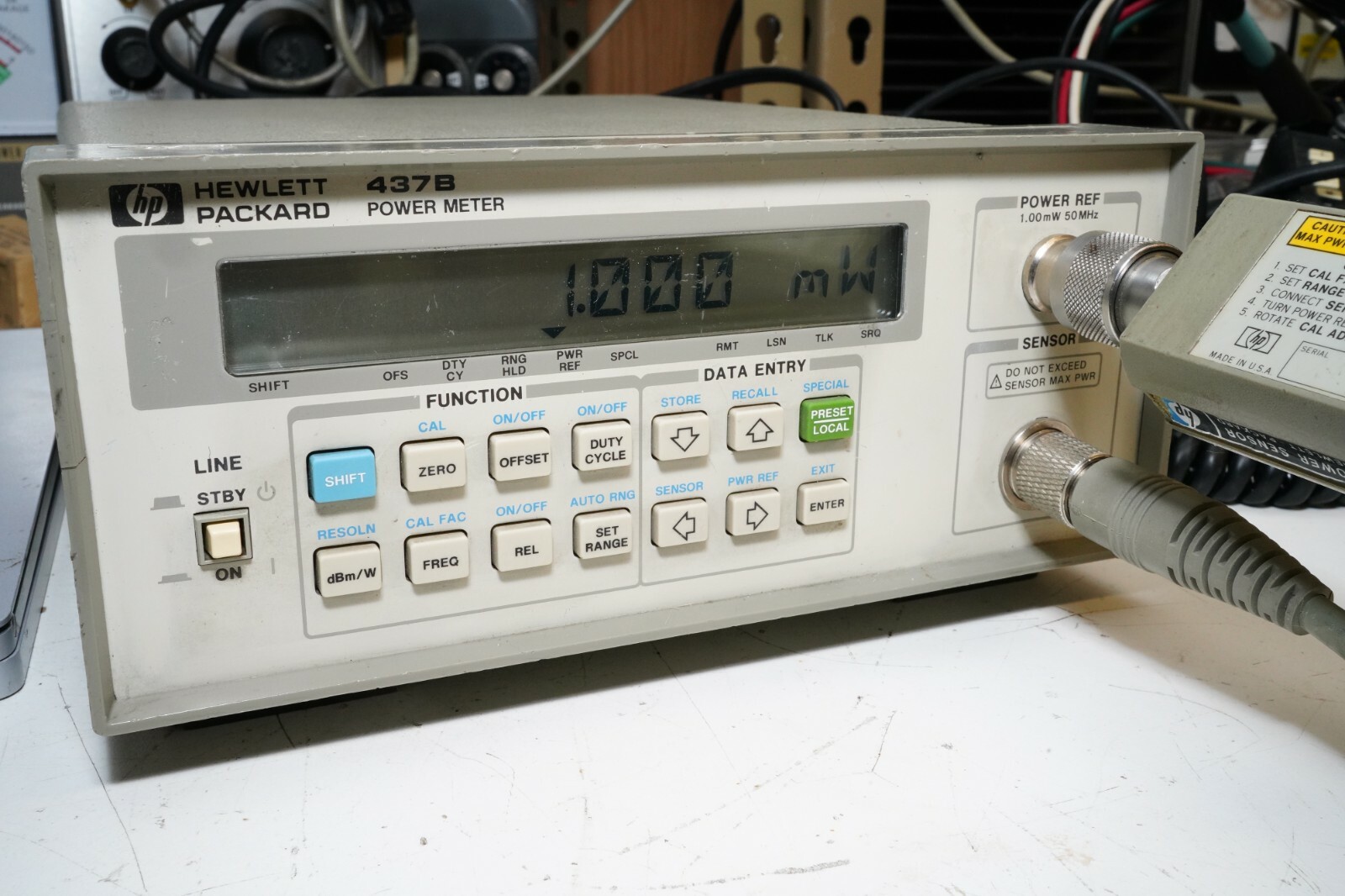 HP 437B POWER METER WITH 8481A CABLE & SENSOR 10MHz18GHz 30dBM TO