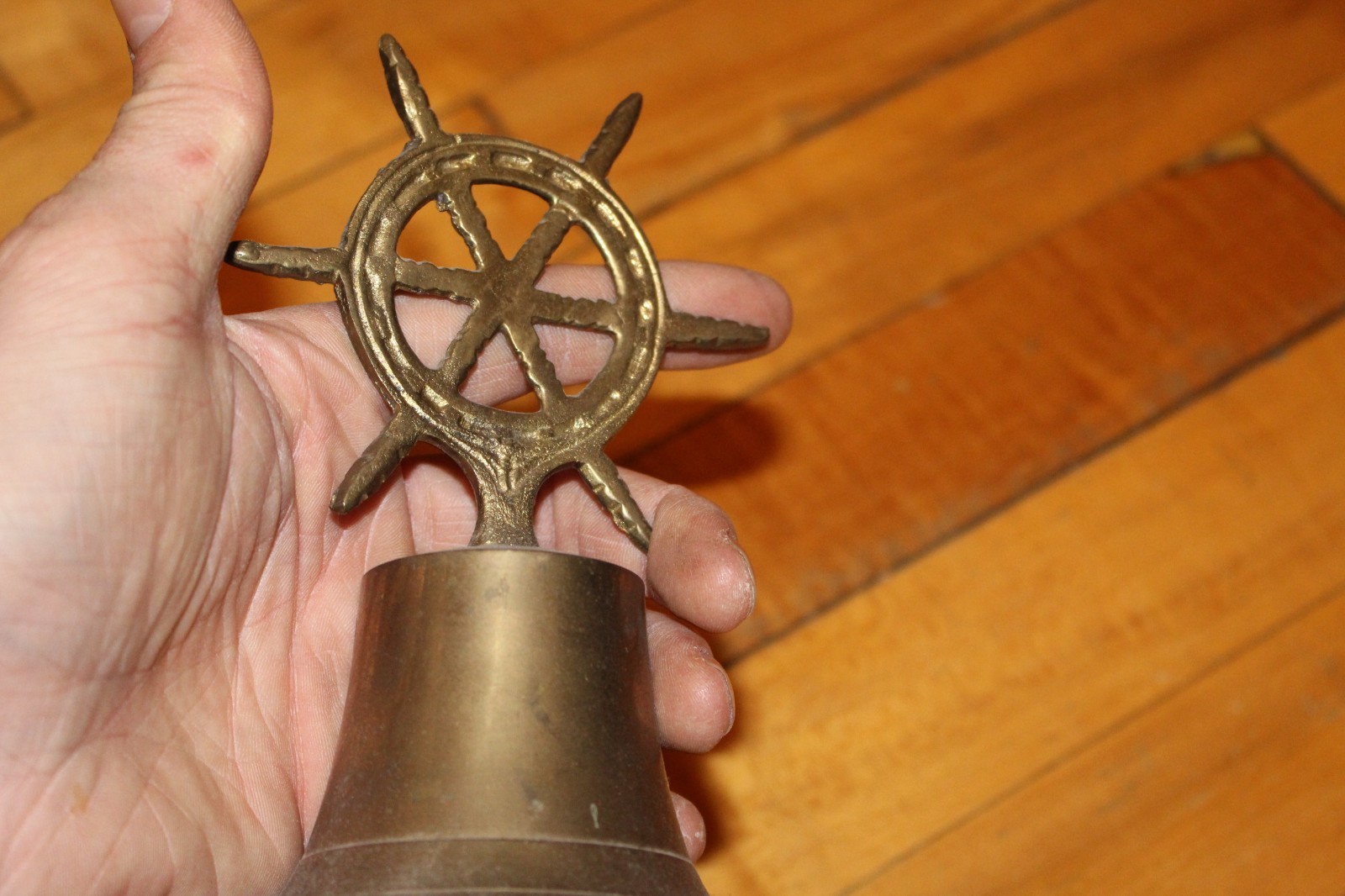 VINTAGE MARITIME/MARINE BRASS CAST BOAT/BARGE/SHIP'S WHEEL DESIGN BELL-GORGEOUS.