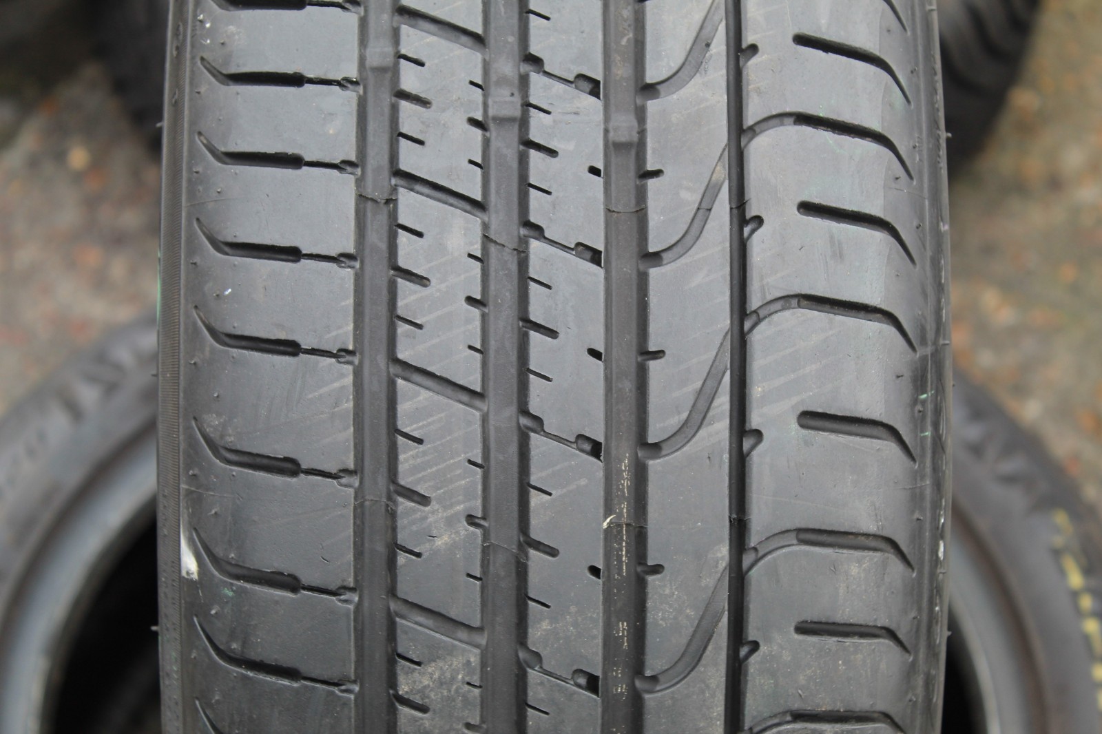 225 35 19 Pirelli, P Zero, RunFlat, 88Y, x1 Single Tyre 7.0mm (F1_tyres) L3899