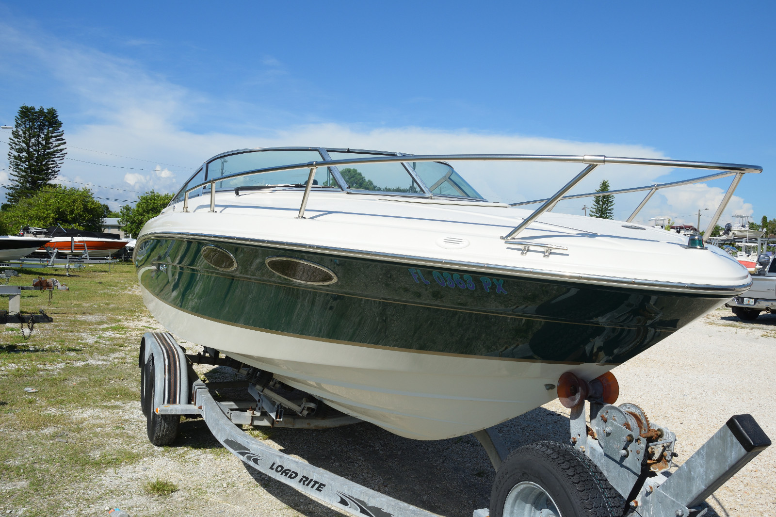 Sea Ray 230 Signature Select Overnighter 1999 with load rite trailer