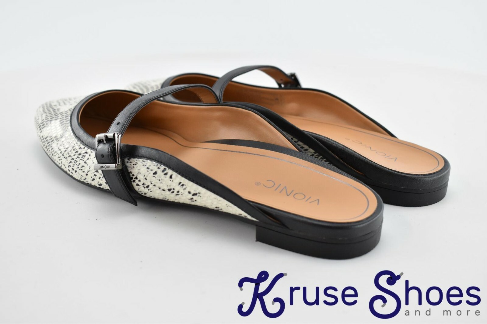 white sandals size 10