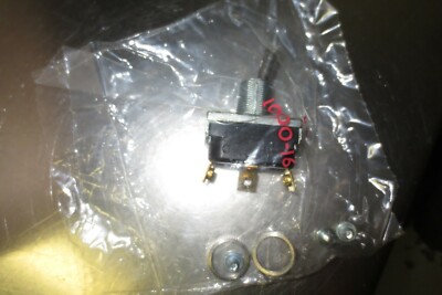  McGill  91-0001 SPDT ON-OFF-ON 20A 125 VAC Toggle Switch Vintage Nos Screw