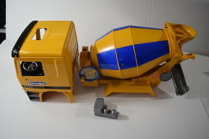 bruder 4143 cement mixer